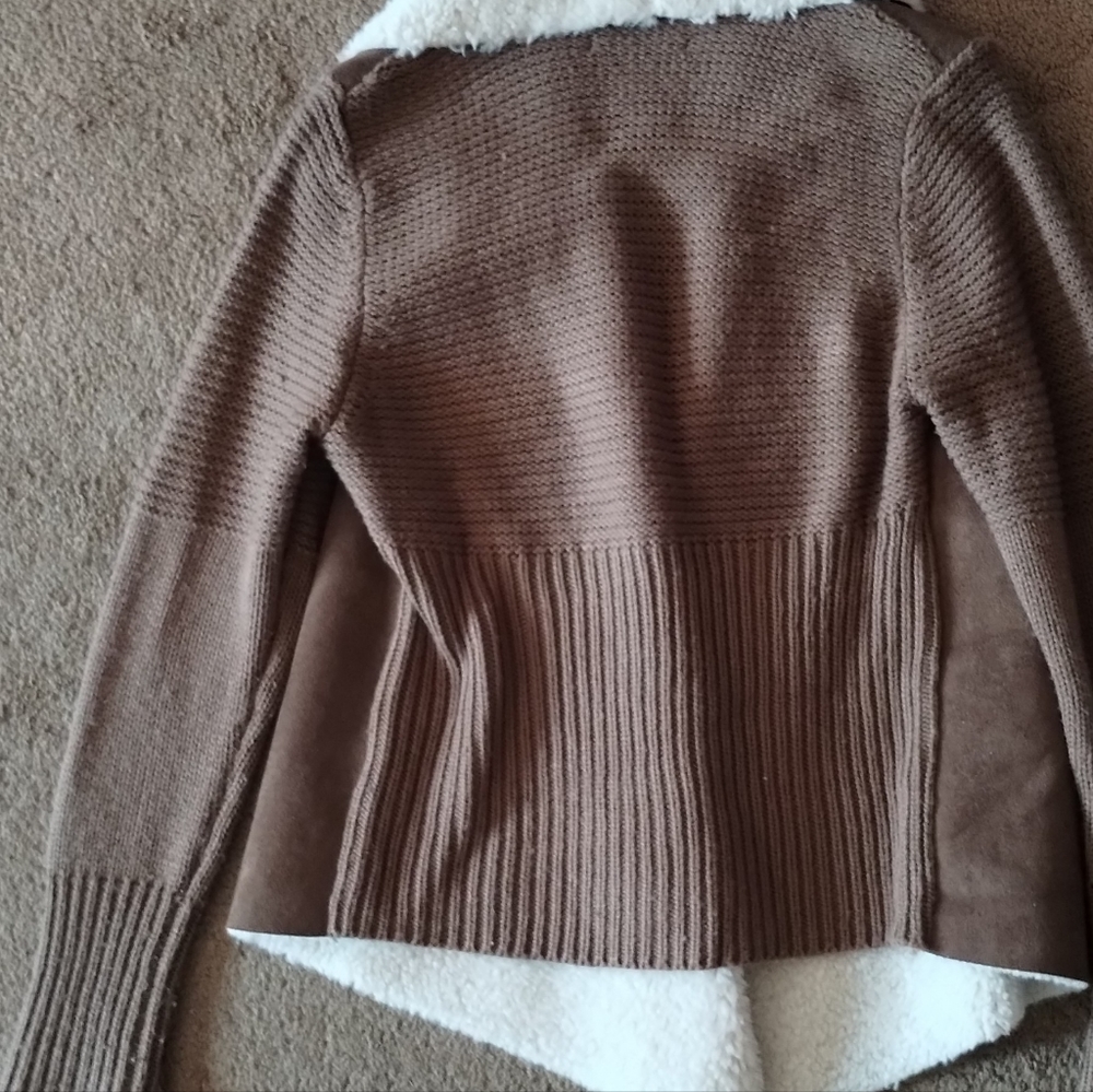 Sweater - Picture 3 of 3